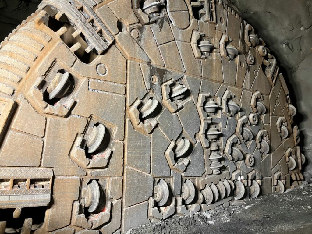 France 3: Lyon-Turin : dans la vallée de la Maurienne, l&rsquo;arrivée des ouvriers met l&rsquo;immobilier sous tension